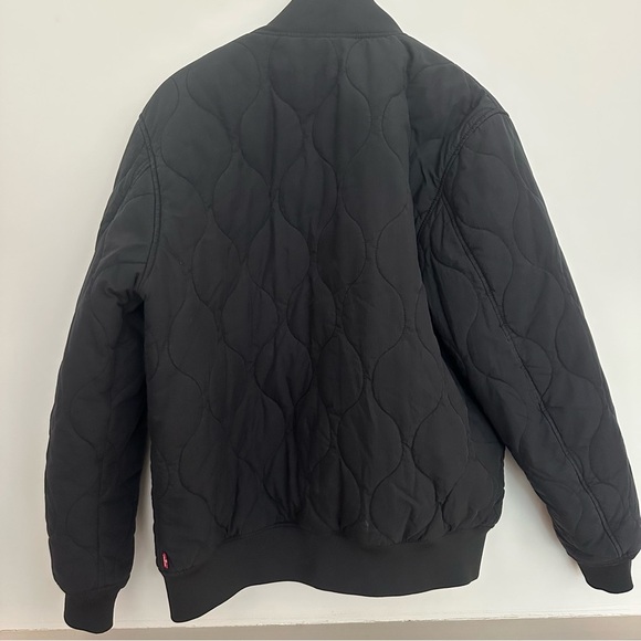 Levis Woman’s Quilted Bomber Jacket - Picture 5 of 5
